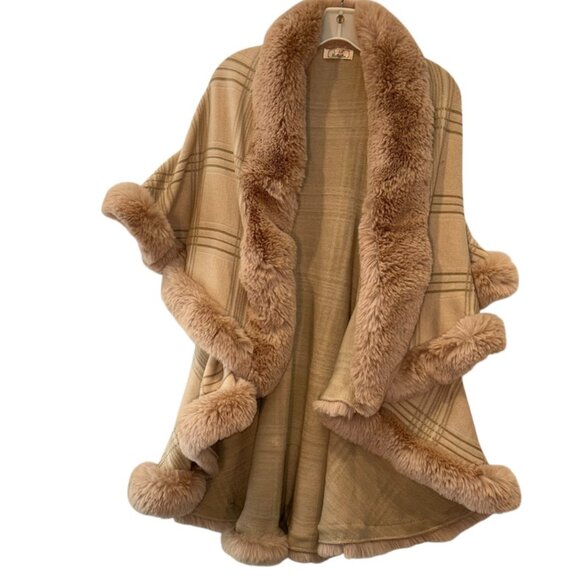 Lida Collection Camel khaki faux fur trim PLAID cape shawl STUNNING - Picture 1 of 6
